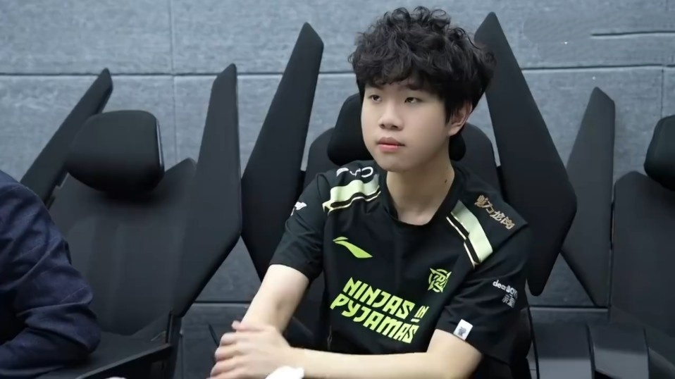 网前压迫 网前压迫