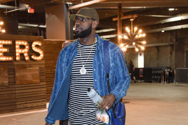 随后一个半 随后一个半